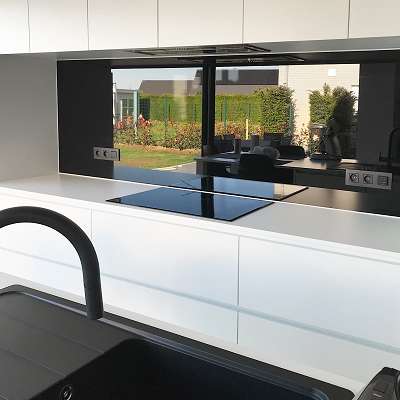 Gelakt glas in keukens en badkamers - Glaswerken Van Den Bossche Daevy