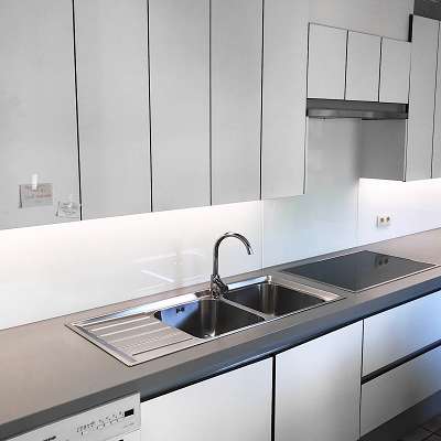 Gelakt glas in keukens en badkamers - Glaswerken Van Den Bossche Daevy
