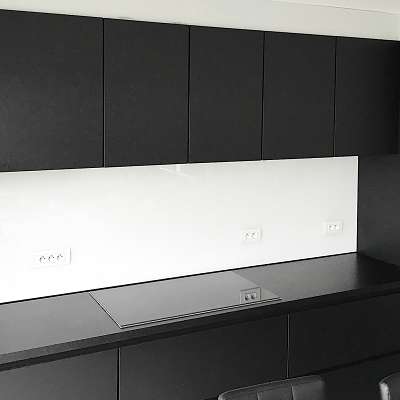 Gelakt glas in keukens en badkamers - Glaswerken Van Den Bossche Daevy