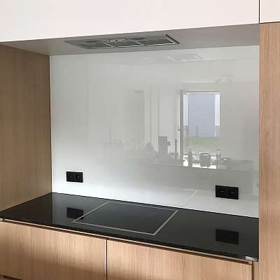 Gelakt glas in keukens en badkamers - Glaswerken Van Den Bossche Daevy