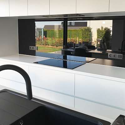 Gelakt glas in keukens en badkamers - Glaswerken Van Den Bossche Daevy