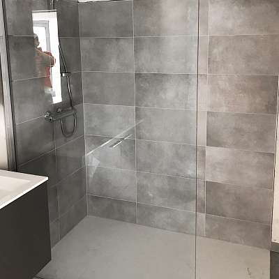 Douchewanden en inloopdouches - Glaswerken Van Den Bossche Daevy